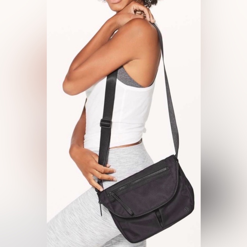 LULULEMON ATHLETICA - ALL NIGHT FESTIVAL CROSSBODY BAG 5L